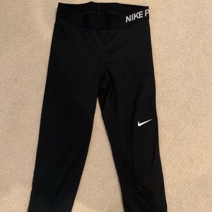 cropped nike pro